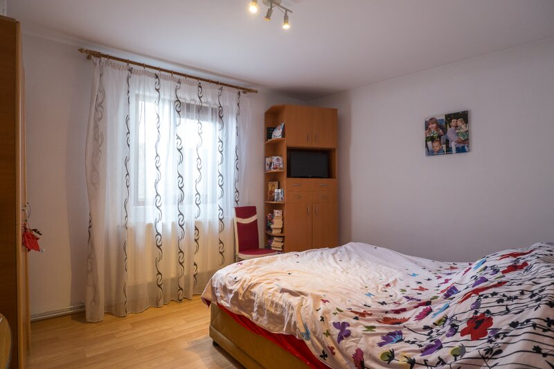 Vila individuala la cheie,  curte proprie, 5 camere in Pantelimon